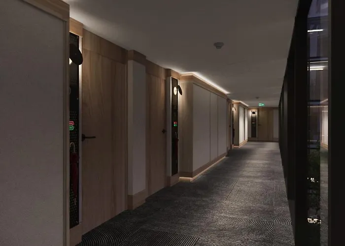 Novotel Center Hotell 4*